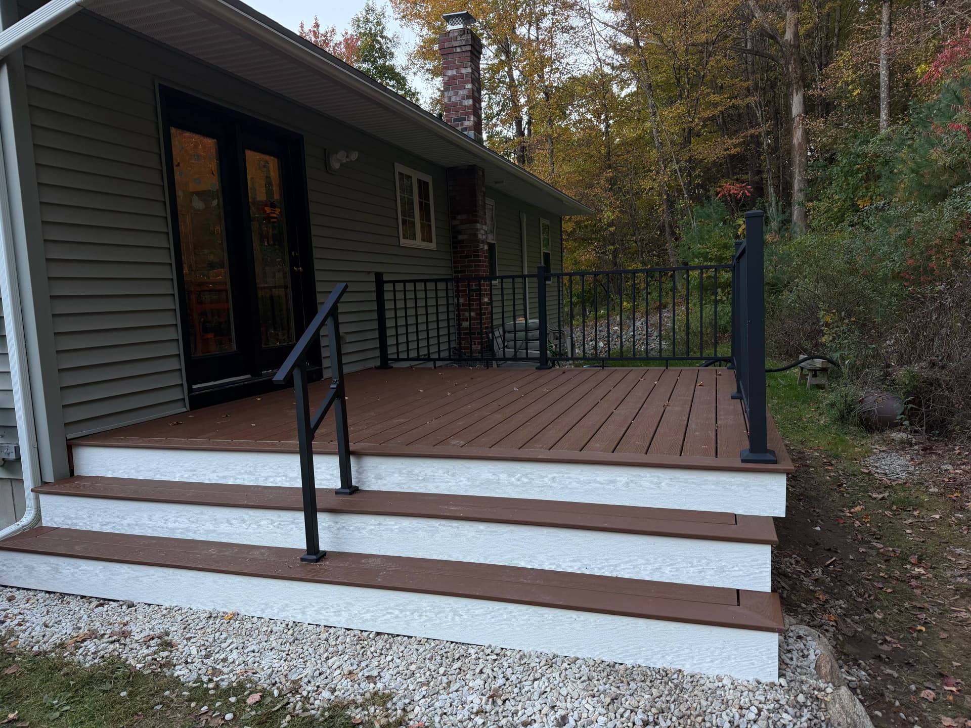 Gallery photos for Old Rotting Deck Gets a Full Composite Rebuild: Image #1