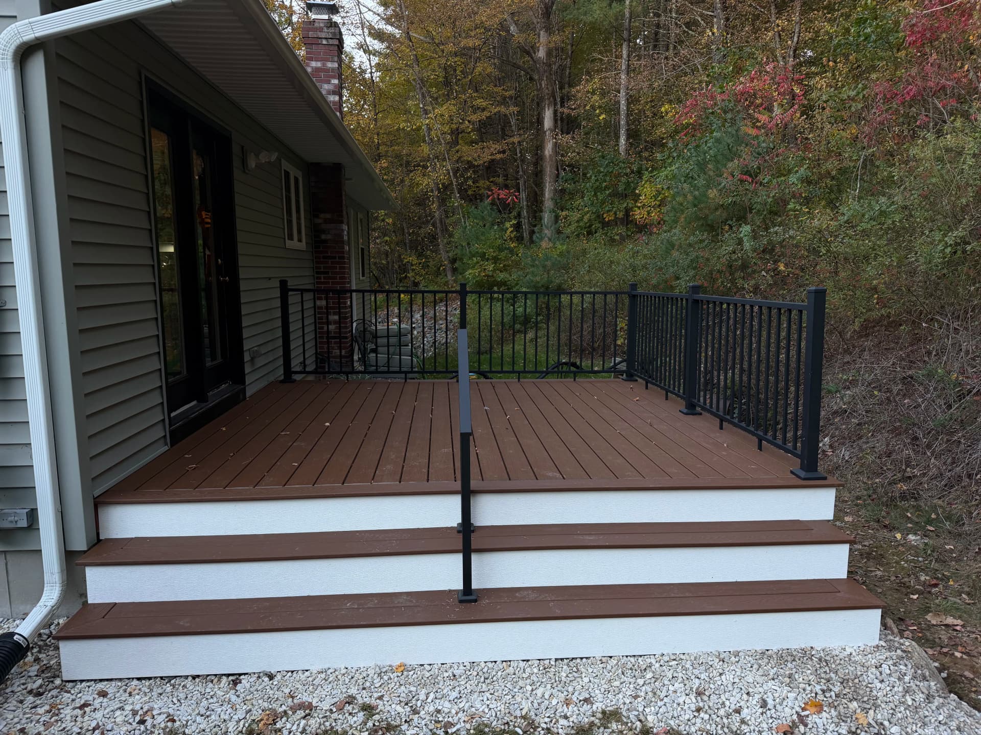 Gallery photos for Old Rotting Deck Gets a Full Composite Rebuild: Image #6